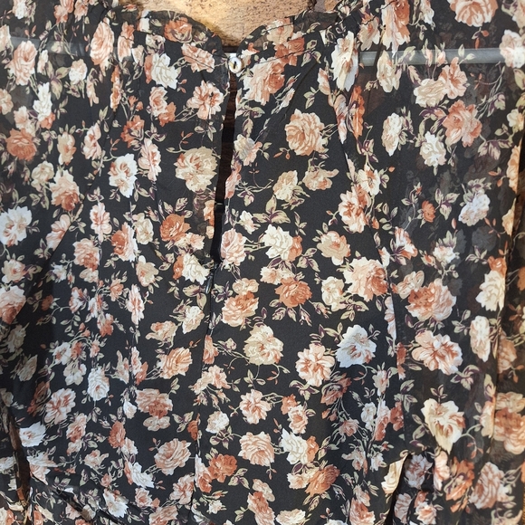 Fab'rik Small Black Floral Long Sleeve Ruched Dress - Picture 6 of 8